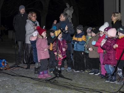 Rozsvěcení vánočního stromku (23)